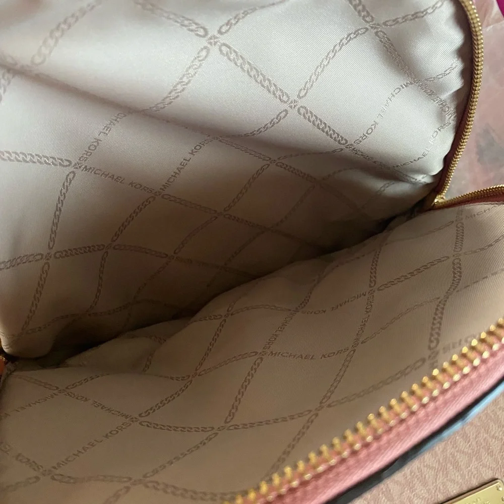 Michael Kors Rhea medium backpack and matching wallet - Picture 13 of 14